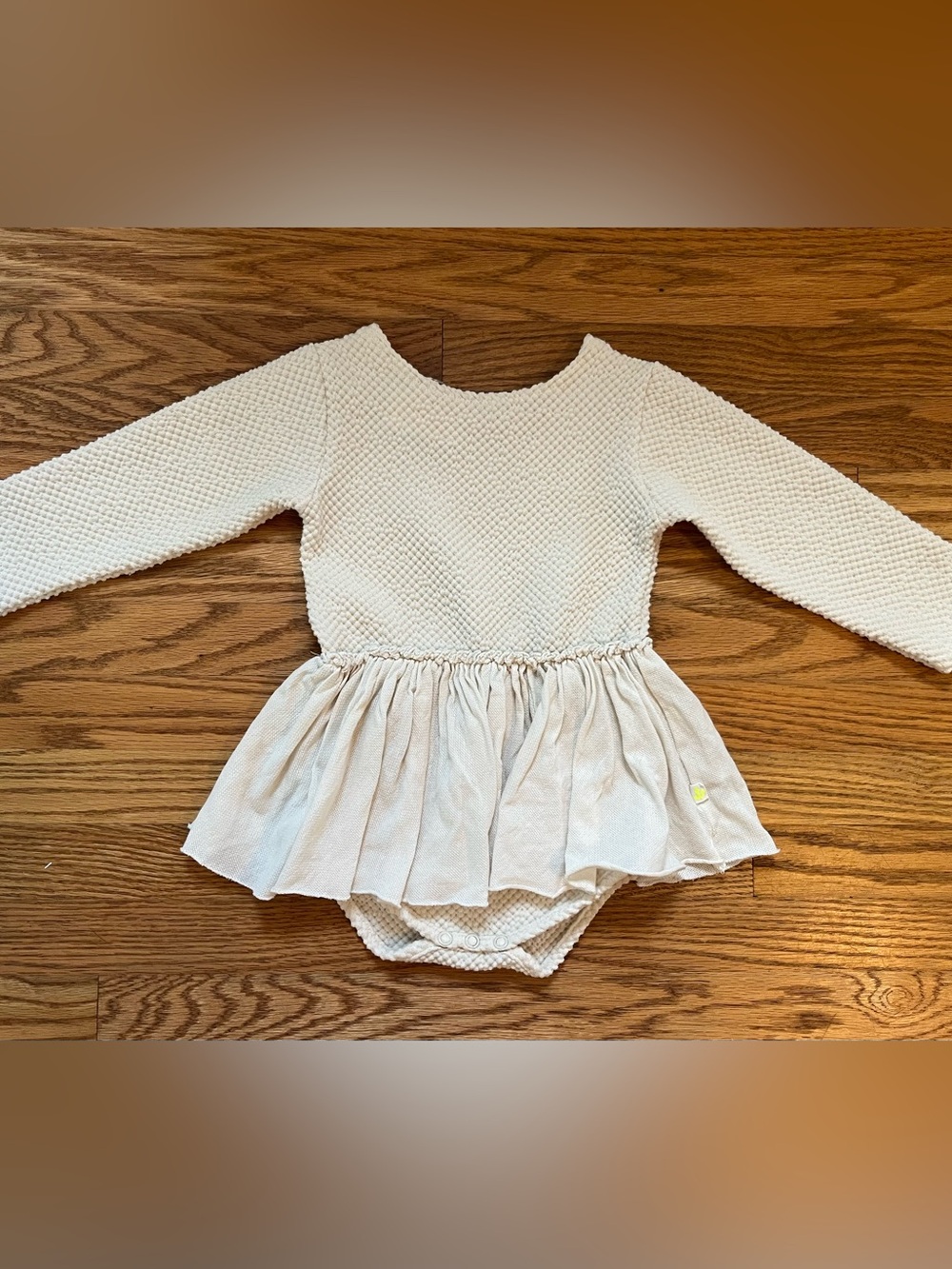 Noe & Zoe Berlin Cream Textured Long-Sleeve Peplum Baby Bodysuit Sz 12-18 Mo
